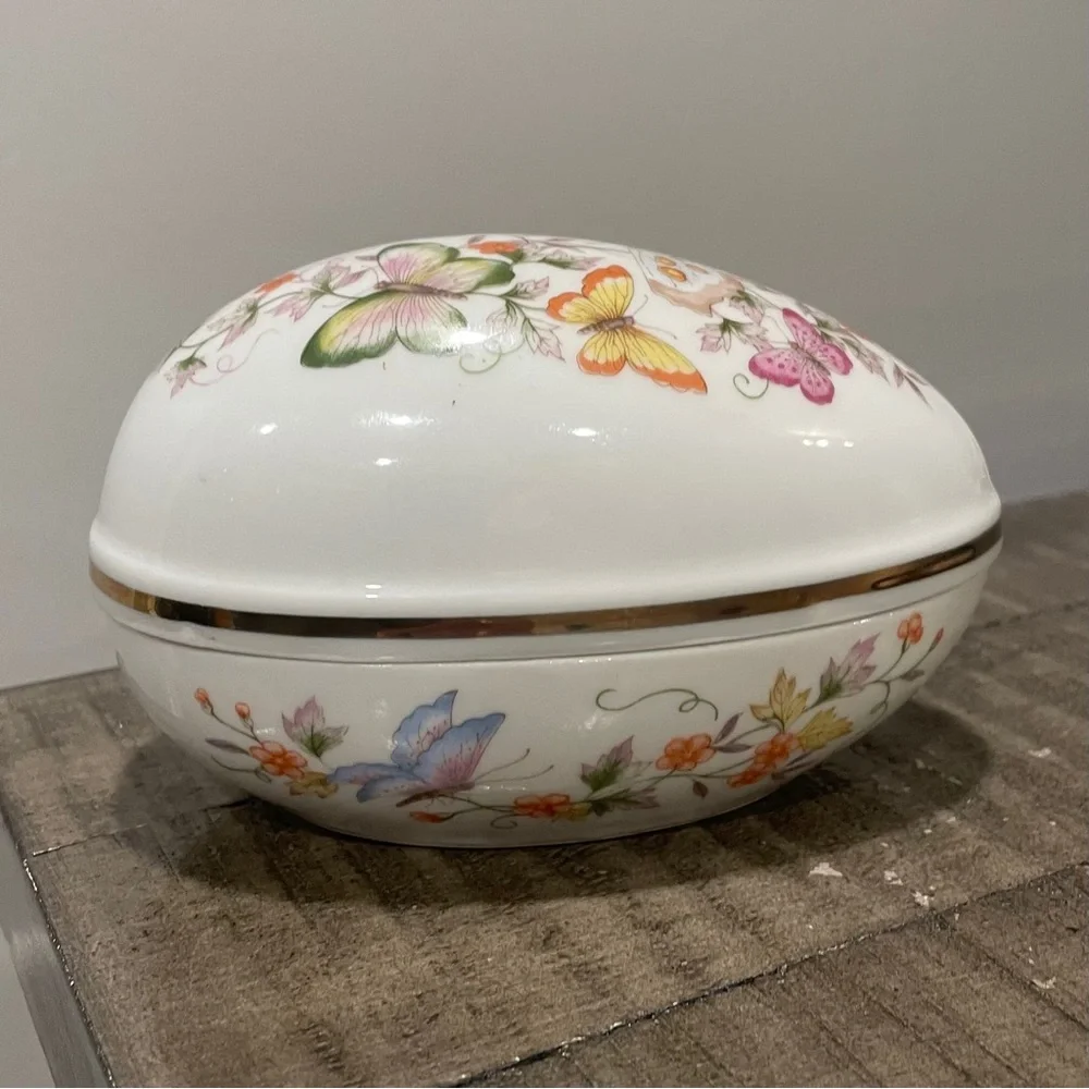 Vintage 1974 Avon Egg Shaped Trinket / Jewelry Storage Dish with 24K Gold Trim